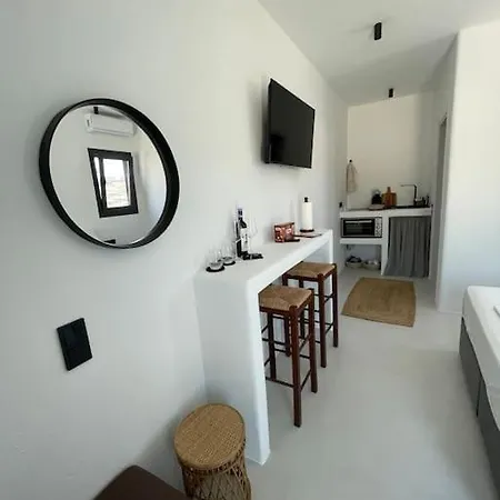 Little White House Philirismykonos * アノ・メラ